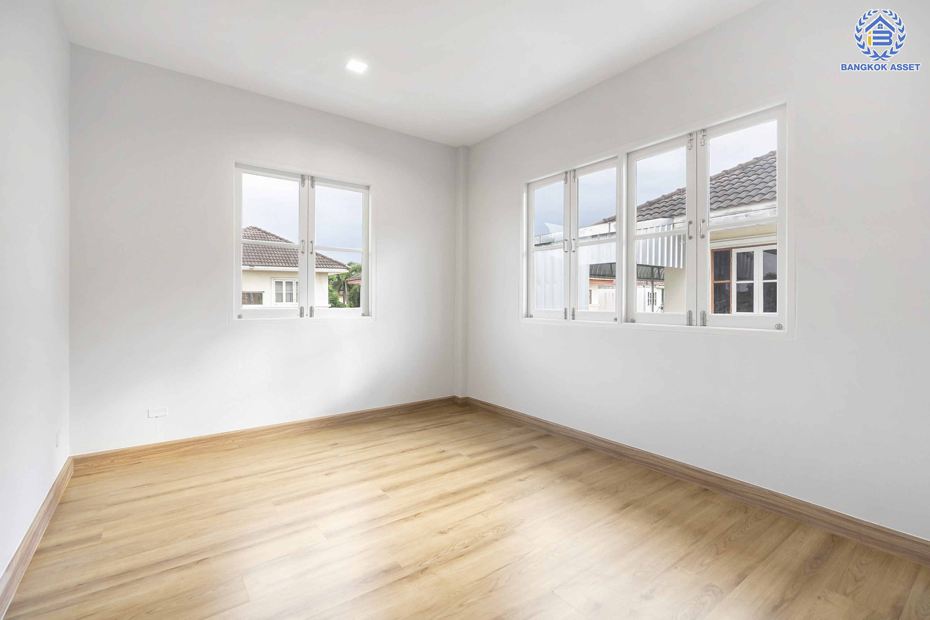 บ้านมือสองตกแต่งใหม่ แบรนด์ LH ม.ชัยพฤกษ์ ทวีวัฒนา เนื้อที่ 52.5 ตร.ว. ตอบโจทย์ทุกการอยู่อาศัย ด้วยฟังก์ชัน 3 ห้องนอน 3 ห้องน้ำ 1 ที่จอดรถ บนทำเลศักยภาพ เชื่อมต่อทางคู่ขนานลอยฟ้าบรมราชชนนี ใกล้ ม.มหิดล และเซ็นทรัลศาลายา